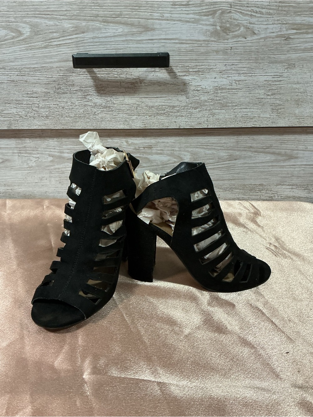 Women's Black Cutout Block Heel Sandals